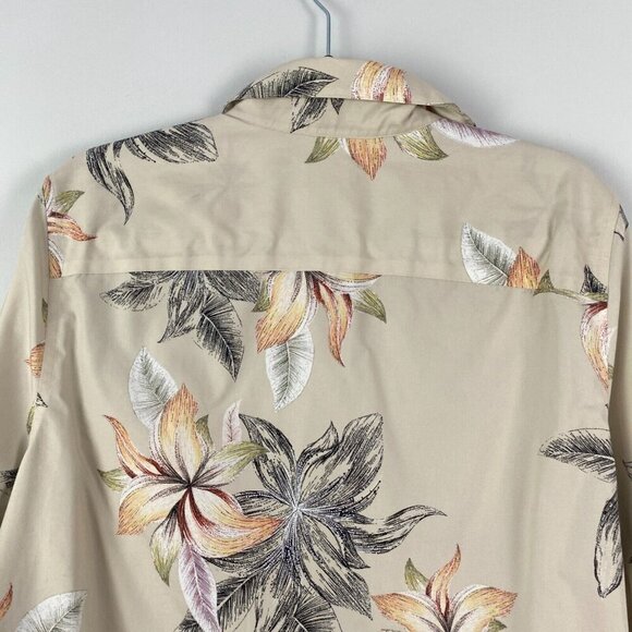 Chicos No Iron Floral Button Up Shirt Size 3 US XL Tossed Lilies Effortless - Picture 9 of 12